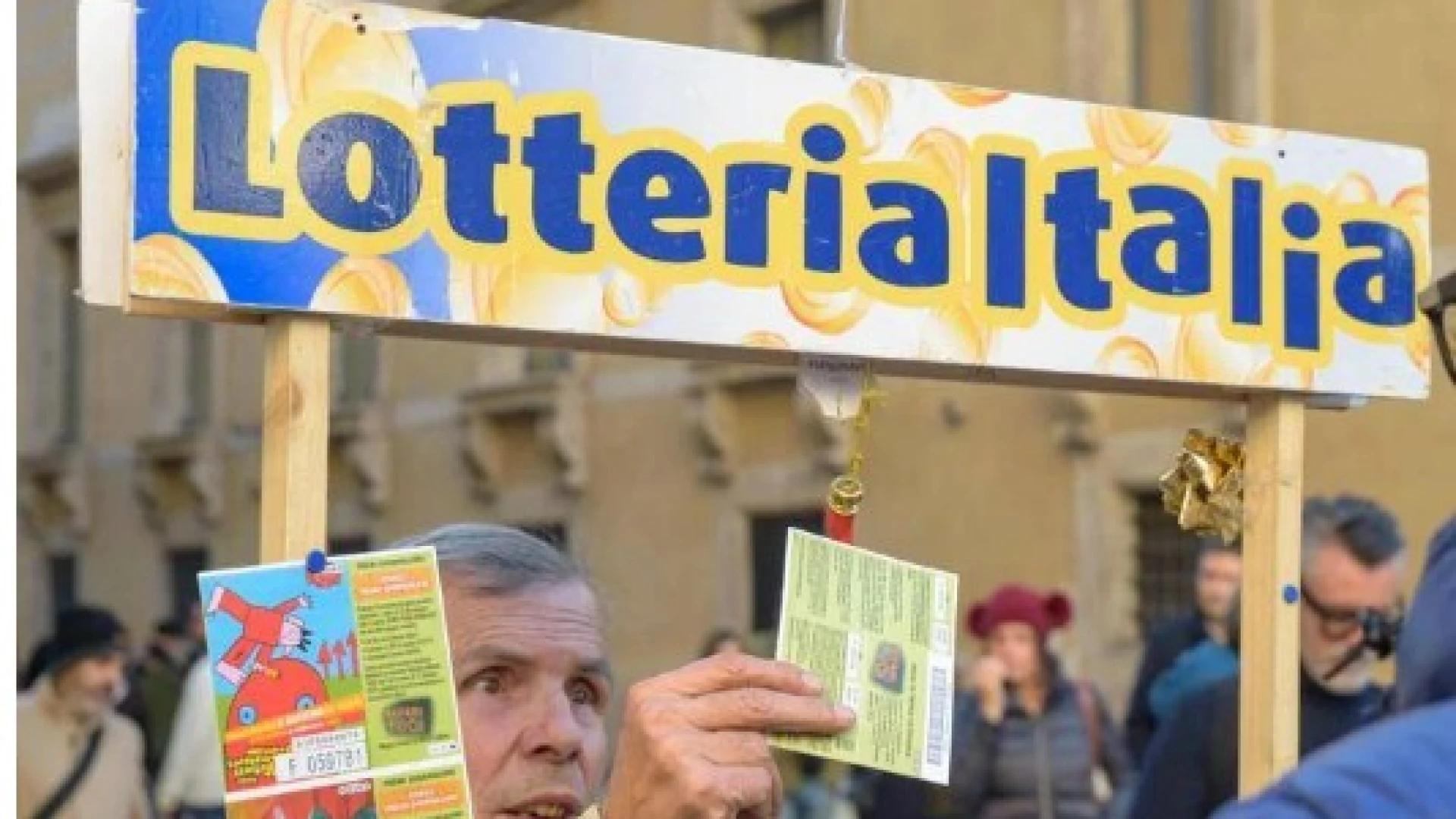 Lotteria Italia: i biglietti vincenti ed i premi di consolazione. Tutti i numeri vincenti.